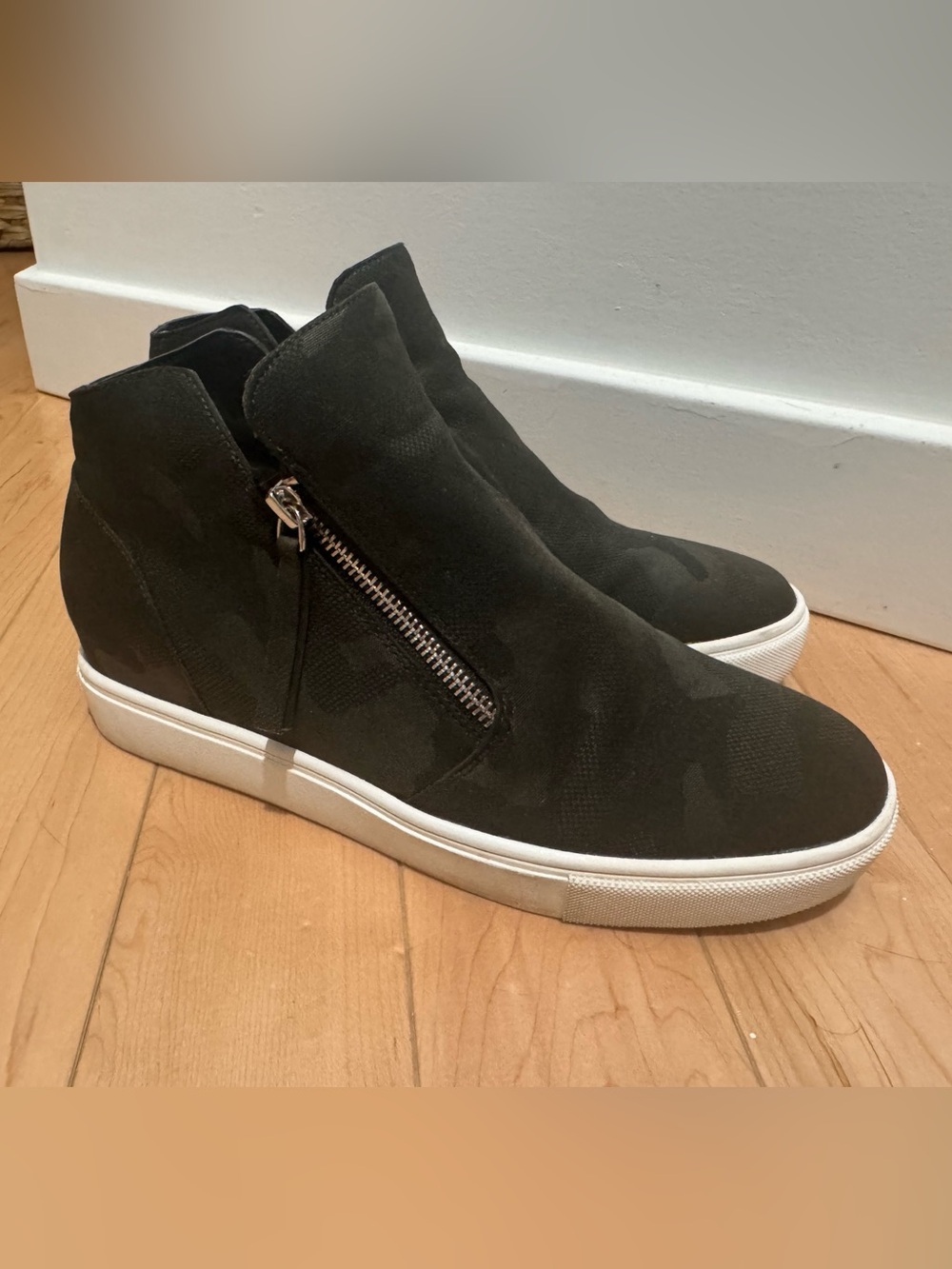 Steve Madden Caliber Green Camouflage Wedge Shoes